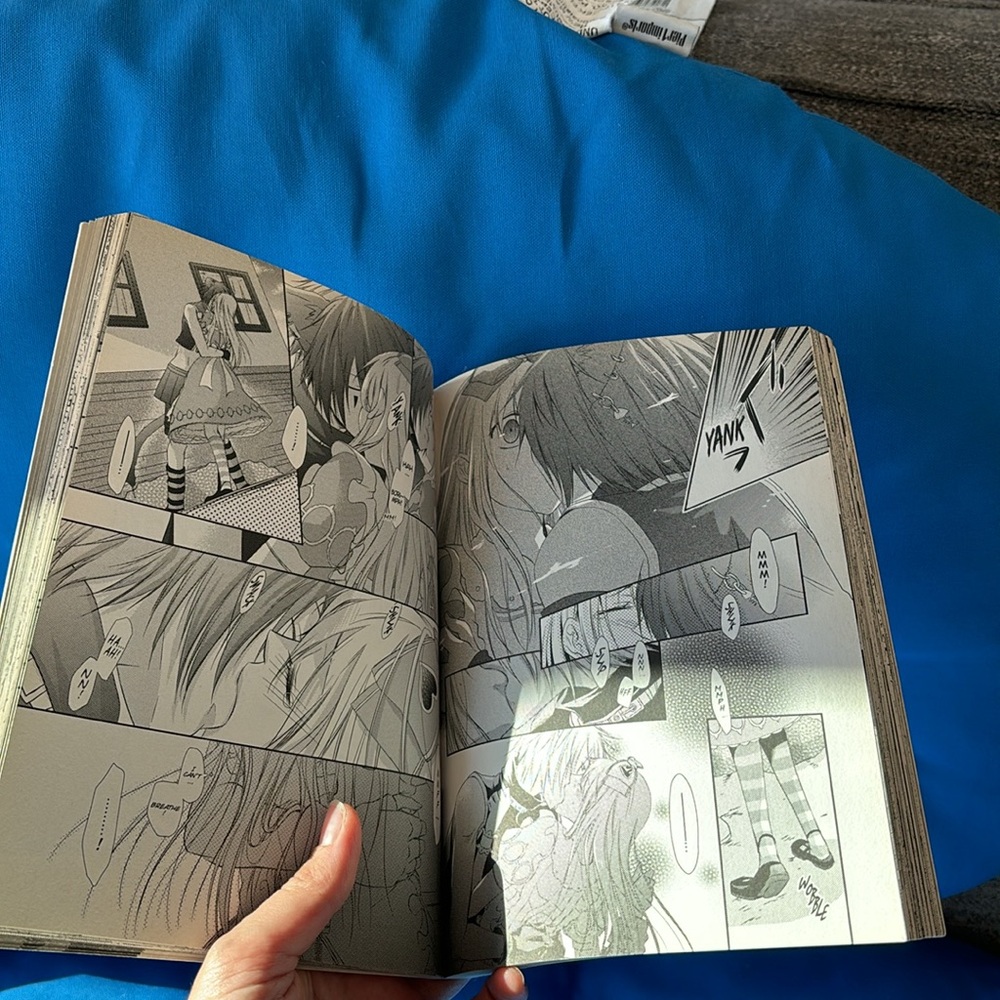 Alice In The Country Of Clover Comic Manga Rated Older Teen ( 16+ ) - Picture 4 of 4